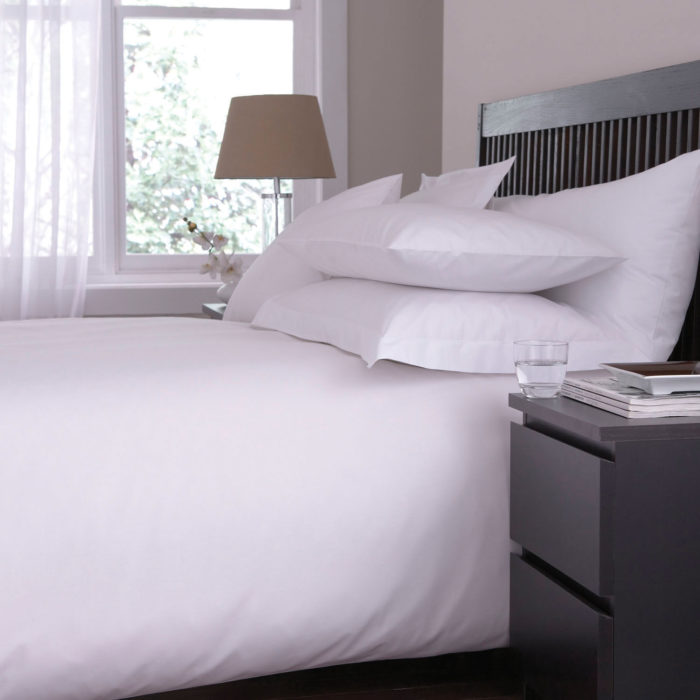 400 Thread Count Luxurious 100% Egyptian Cotton White Duvet Set - Image 2